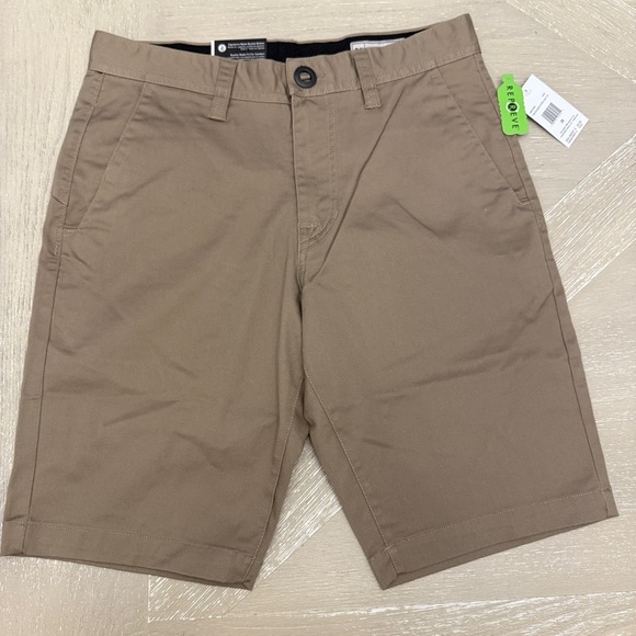 Volcom Tan Flat Front Shorts Modern Straight Chinos Back to School - Picture 1 of 7